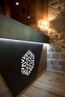 Mostrador de check-in y check-out