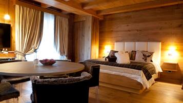 1 chambre, minibar, coffres-forts dans les chambres, bureau