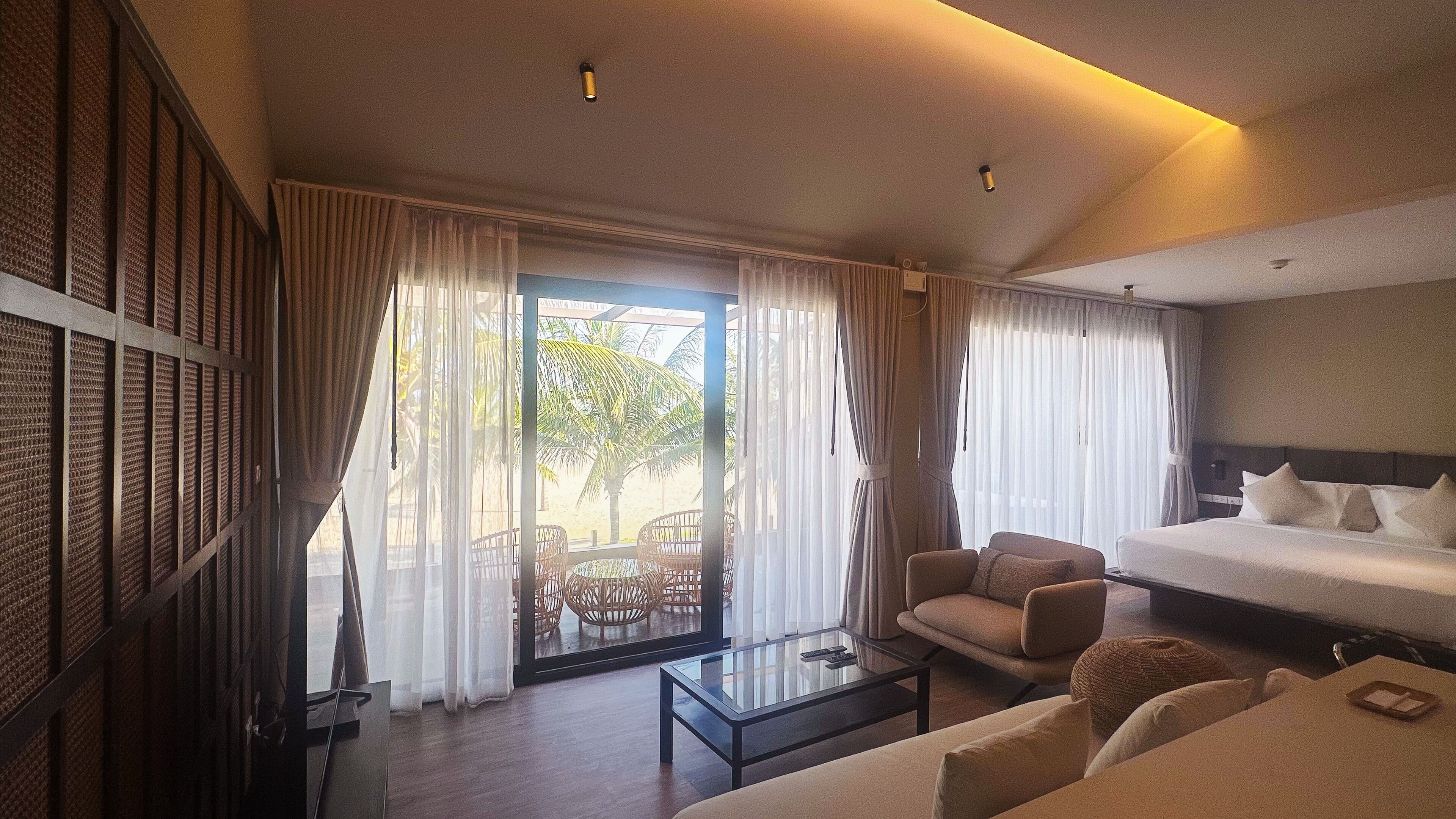 Free minibar, in-room safe, desk, blackout curtains