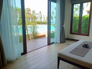 Pool Access | 陽台景觀