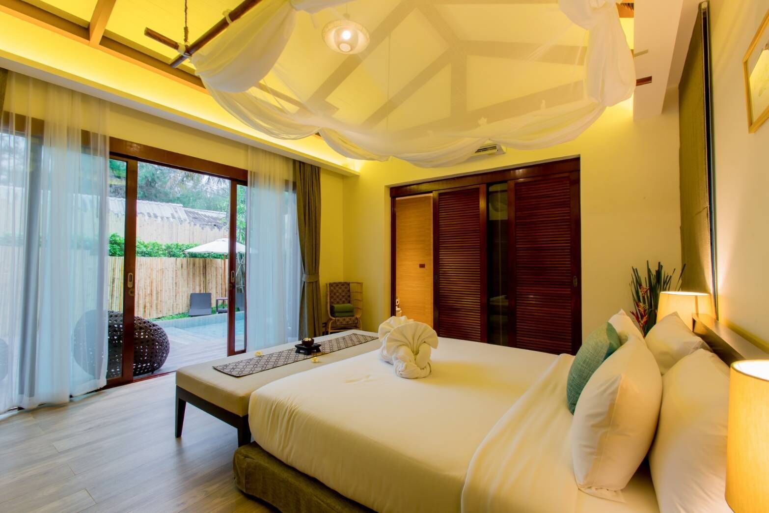 Beach Pool Villa | Free minibar, in-room safe, desk, blackout drapes