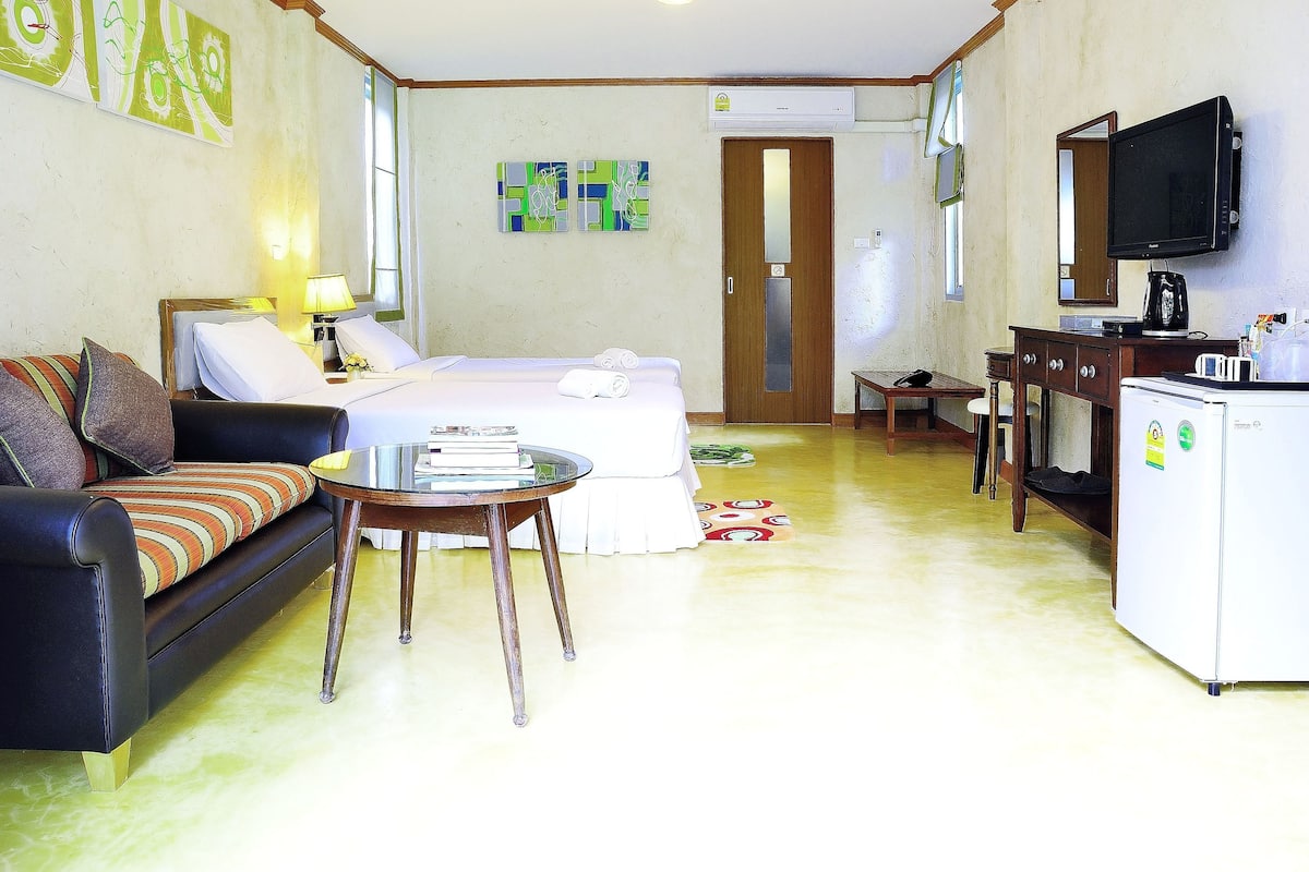Deluxe Twin Room | Blackout drapes, free WiFi, bed sheets