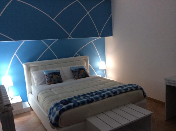 Daunenbettdecken, Minibar, Schreibtisch, kostenloses WLAN