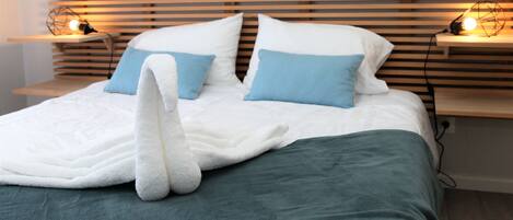 Apartment, 1 Bedroom, City View (4D) | Blackout drapes, iron/ironing board, free WiFi, bed sheets