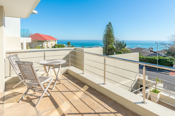 Superior House | Terrace/patio