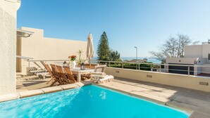 Outdoor pool - Camps Bay Luxury Villa (Cape Town)