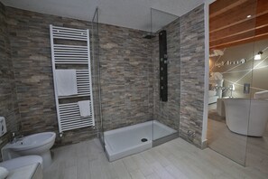 Double Room | Bathroom