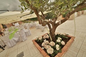 Espace banquet en plein air