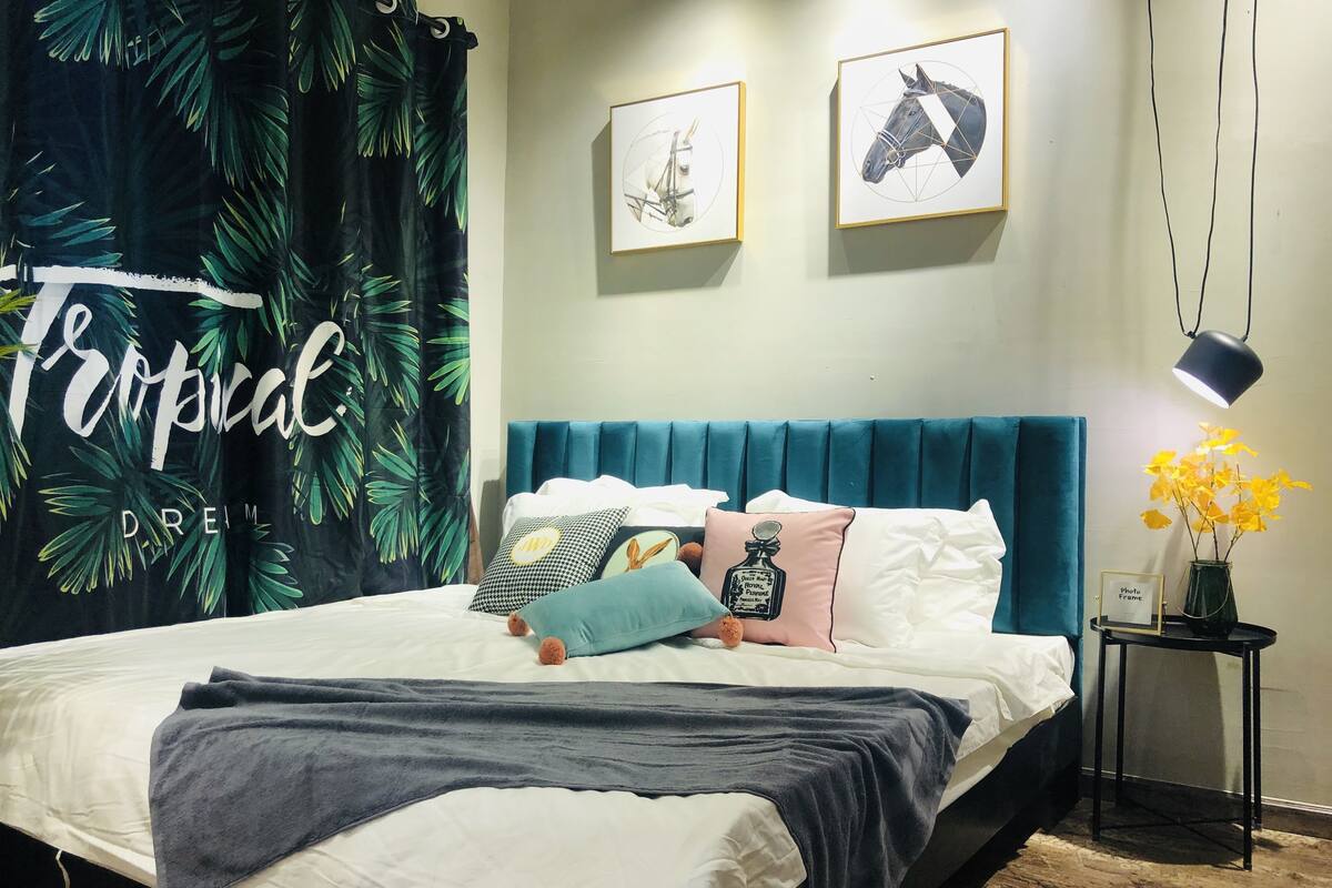 2 عدّة غرف نوم وبديكورات فريدة لكل غرفة وطراز فريد لكل وحدة