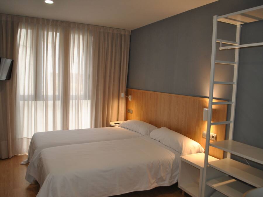 Basic Twin Room | Blackout drapes, soundproofing, rollaway beds (surcharge), bed sheets