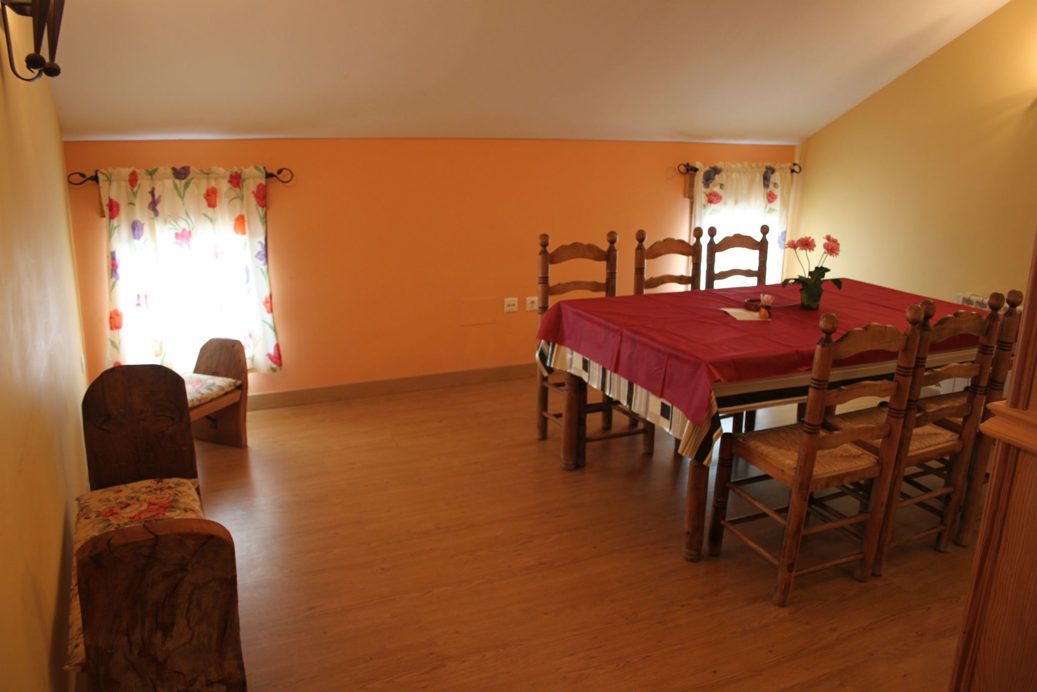 Appartement, 2 slaapkamers | Dineren op de kamer