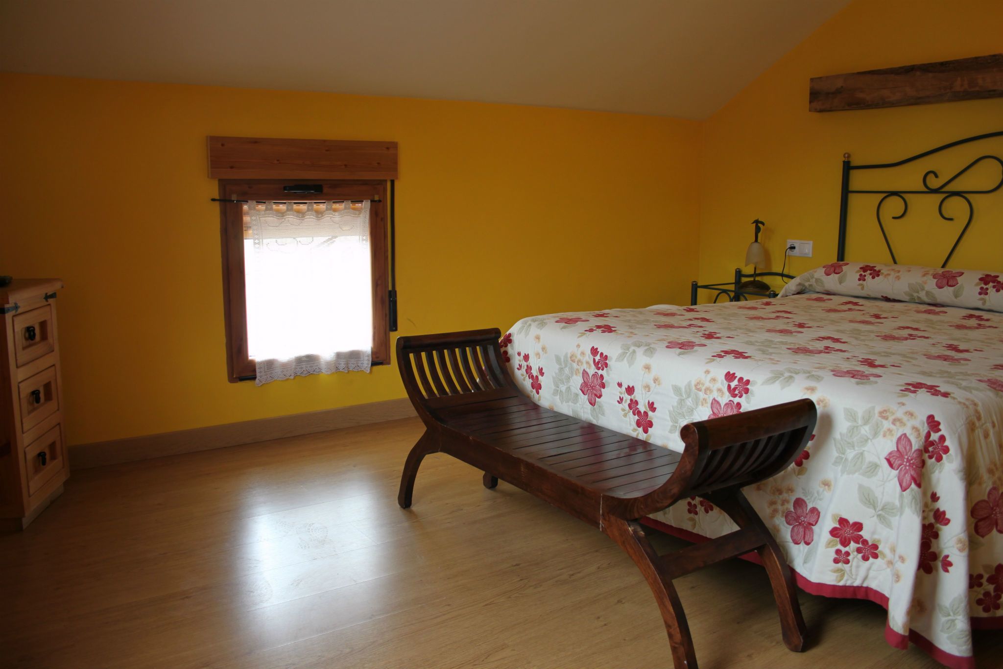 Appartement, 2 slaapkamers | Een strijkplank/strijkijzer, gratis babybedden, gratis wifi, beddengoed