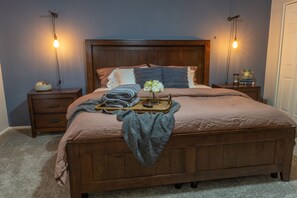 3 bedrooms, desk, iron/ironing board, free WiFi