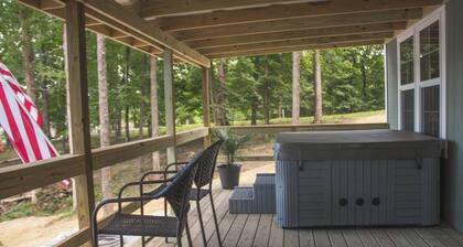 Quiet Lake Front Cabin!