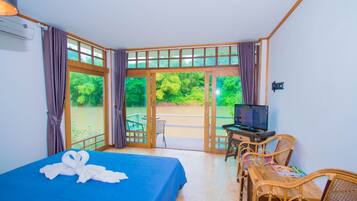 Standard Room with River View | Blackout curtains, rollaway beds, free WiFi