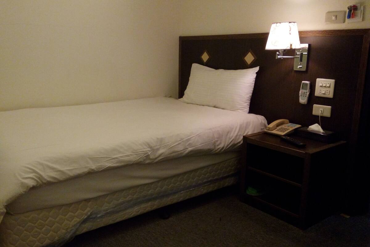Single Room, 1 Twin Bed | Soundproofing, WiFi (free), bed sheets