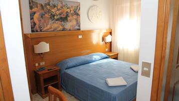 Standard Double Room | Desk, free WiFi