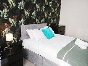 Free WiFi, bed sheets - Lyndhurst House (Luton)