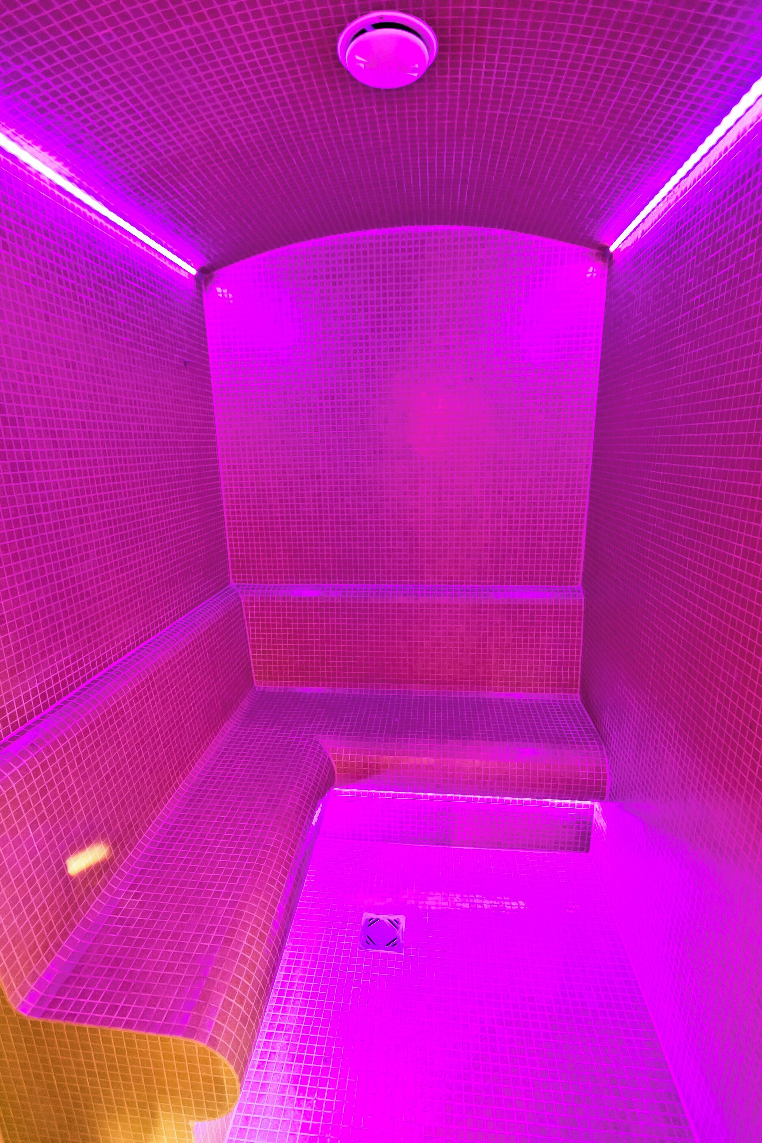 steam room
