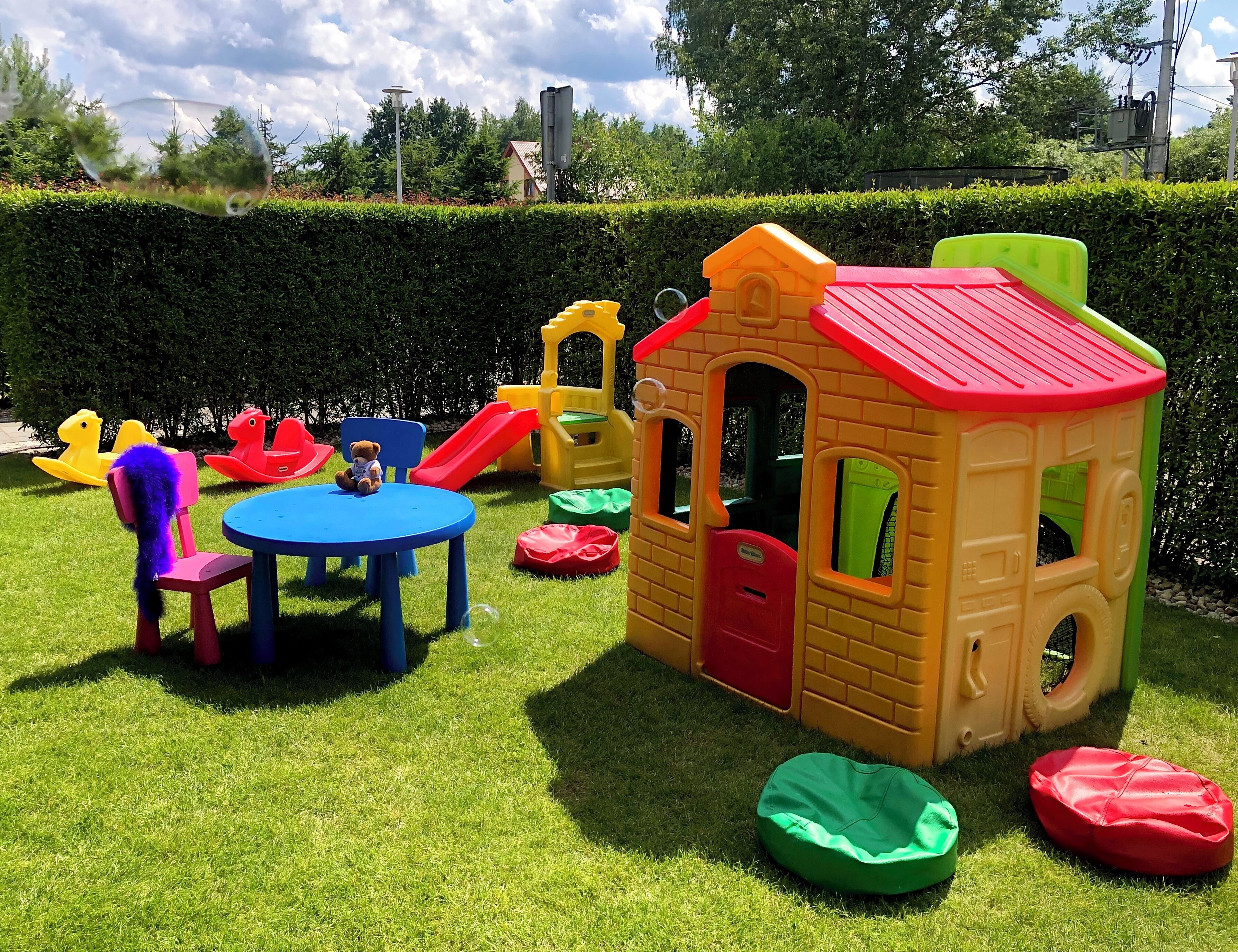 children’s play area – outdoor