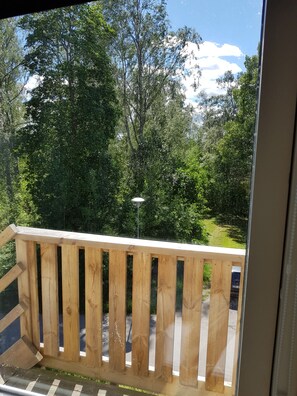 Chambre Double, salle de bains commune, vue jardin (Annexet) | Vue de la chambre