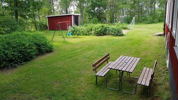 Children’s play area – outdoor
