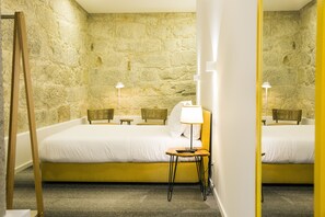 Deluxe Double Room (204) | Premium bedding, free WiFi, bed sheets - BO - Álvares Cabral Guest House (Porto)