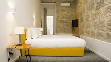 Deluxe Double Room (204) | Premium bedding, free WiFi, bed sheets