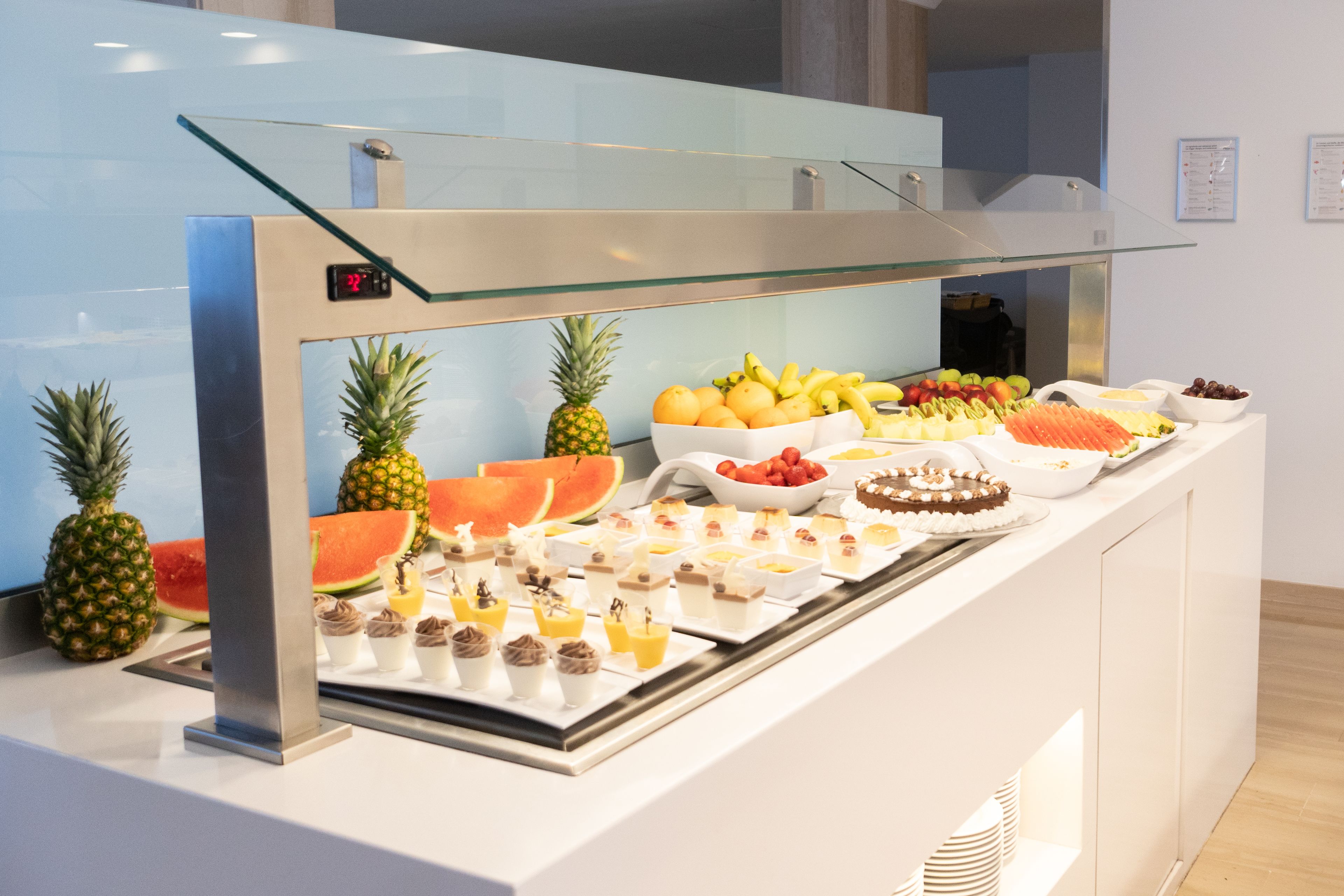 breakfast and dinner served