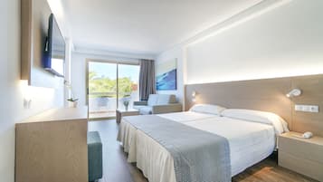 Caja fuerte, cortinas opacas, wifi gratis y ropa de cama