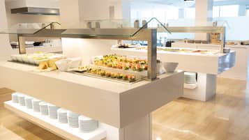 Breakfast and dinner served