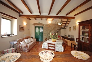Apartment, 2 Bedrooms, Accessible, Garden View (Melograno) | Living room - Trebbiolo (Dicomano)
