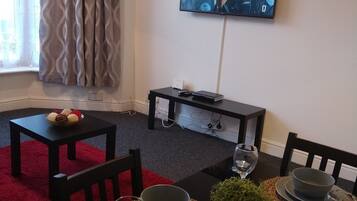 Apartment | Makan dalam bilik