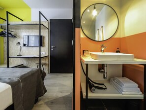Desk, blackout drapes, soundproofing, free WiFi - ibis Styles Wien Messe Prater (Vienna)