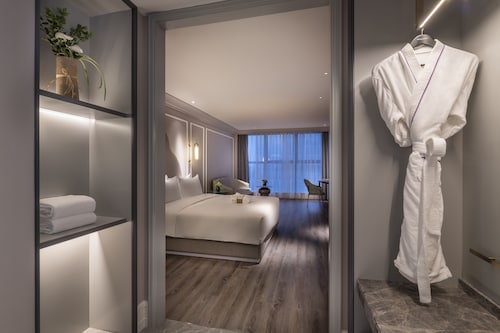 Mercure Suzhou Jinji Lake