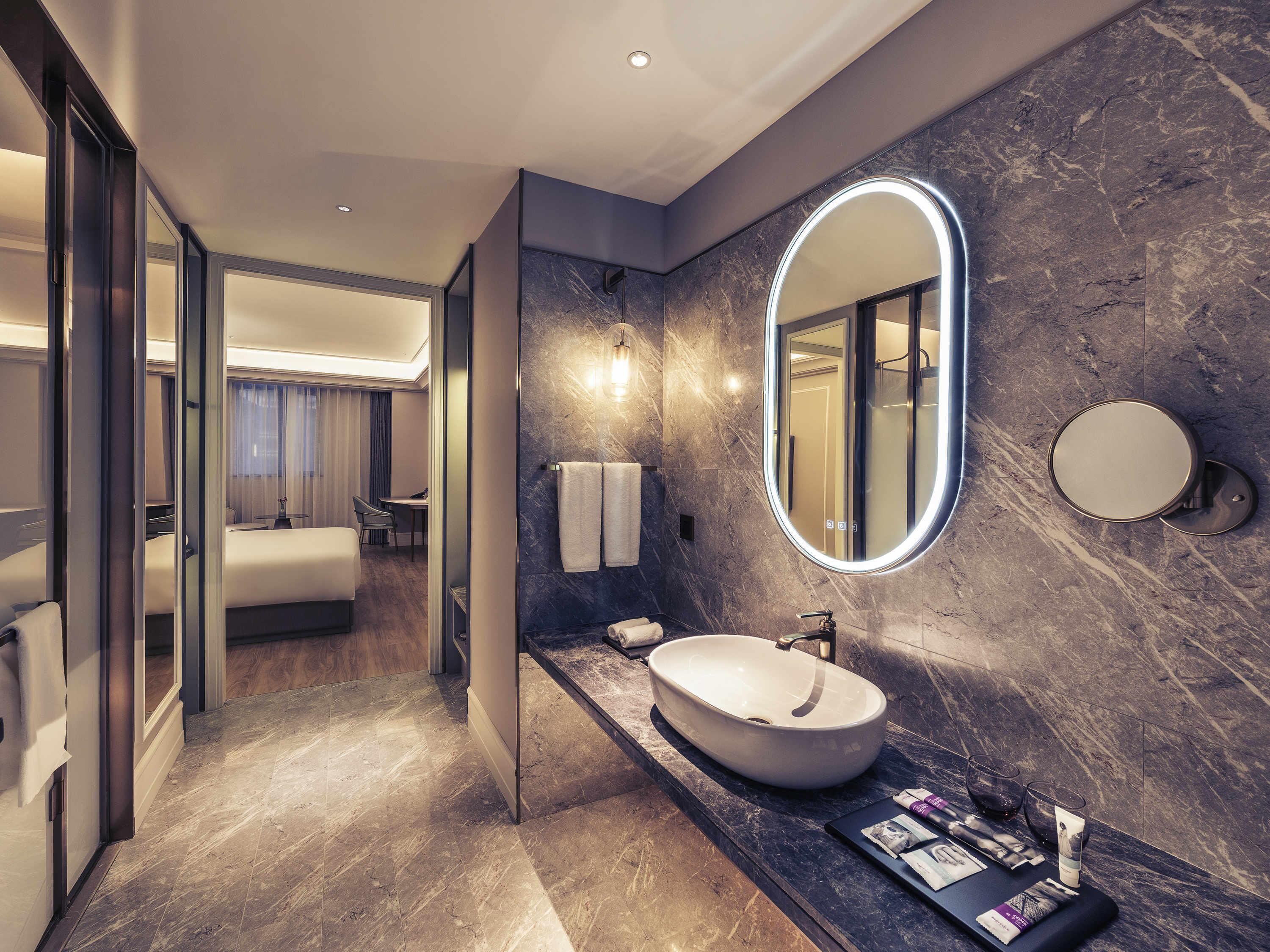 superior room, 1 king bed | 1 bedroom, down duvets, minibar, in-room safe