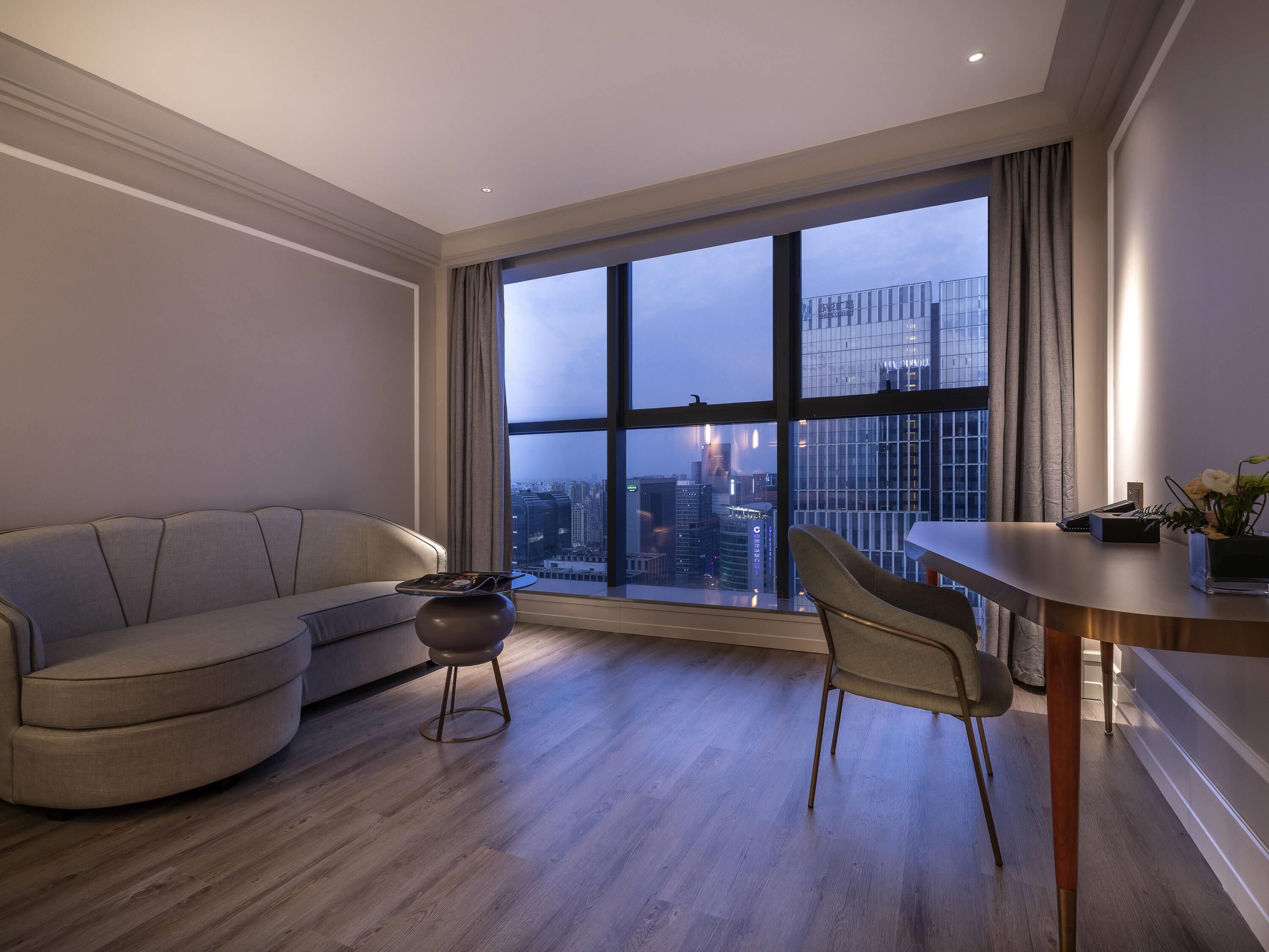 1 bedroom, down duvets, minibar, in-room safe