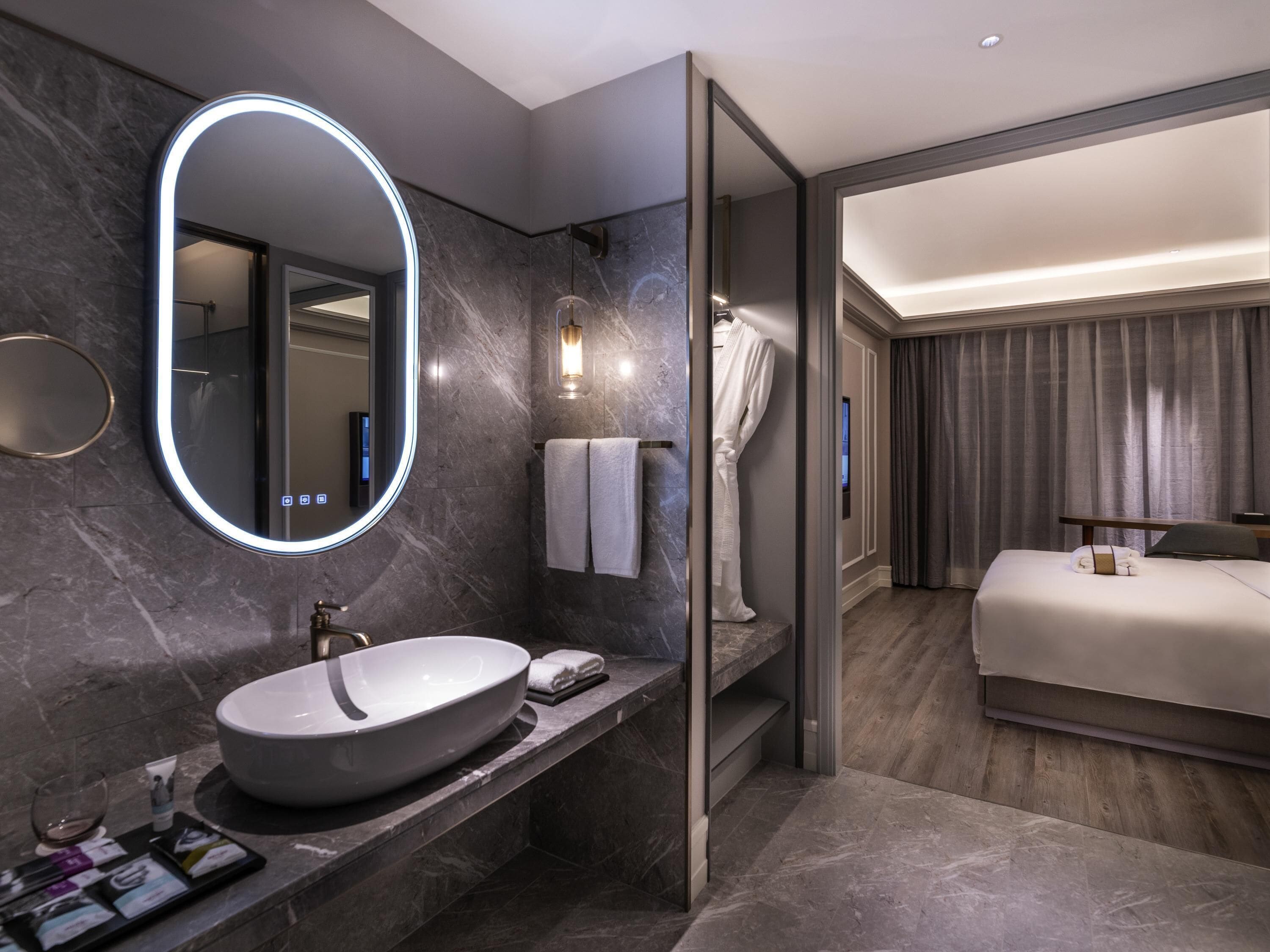 superior room, 1 king bed | 1 bedroom, down duvets, minibar, in-room safe