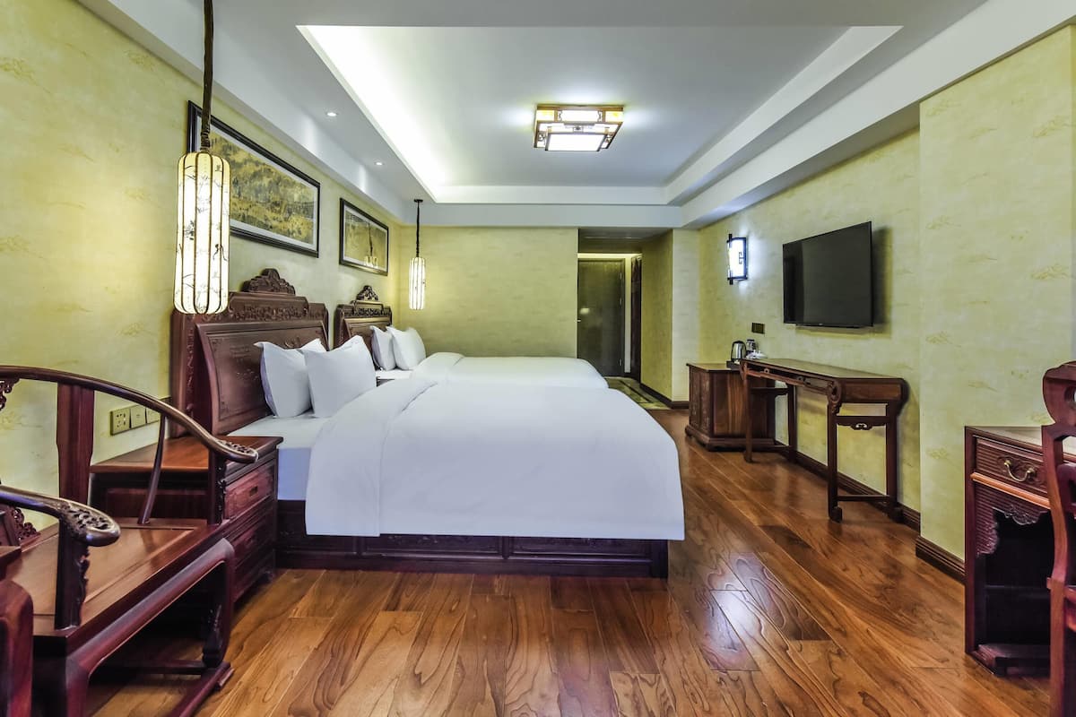 1 bedroom, premium bedding, down duvets, in-room safe