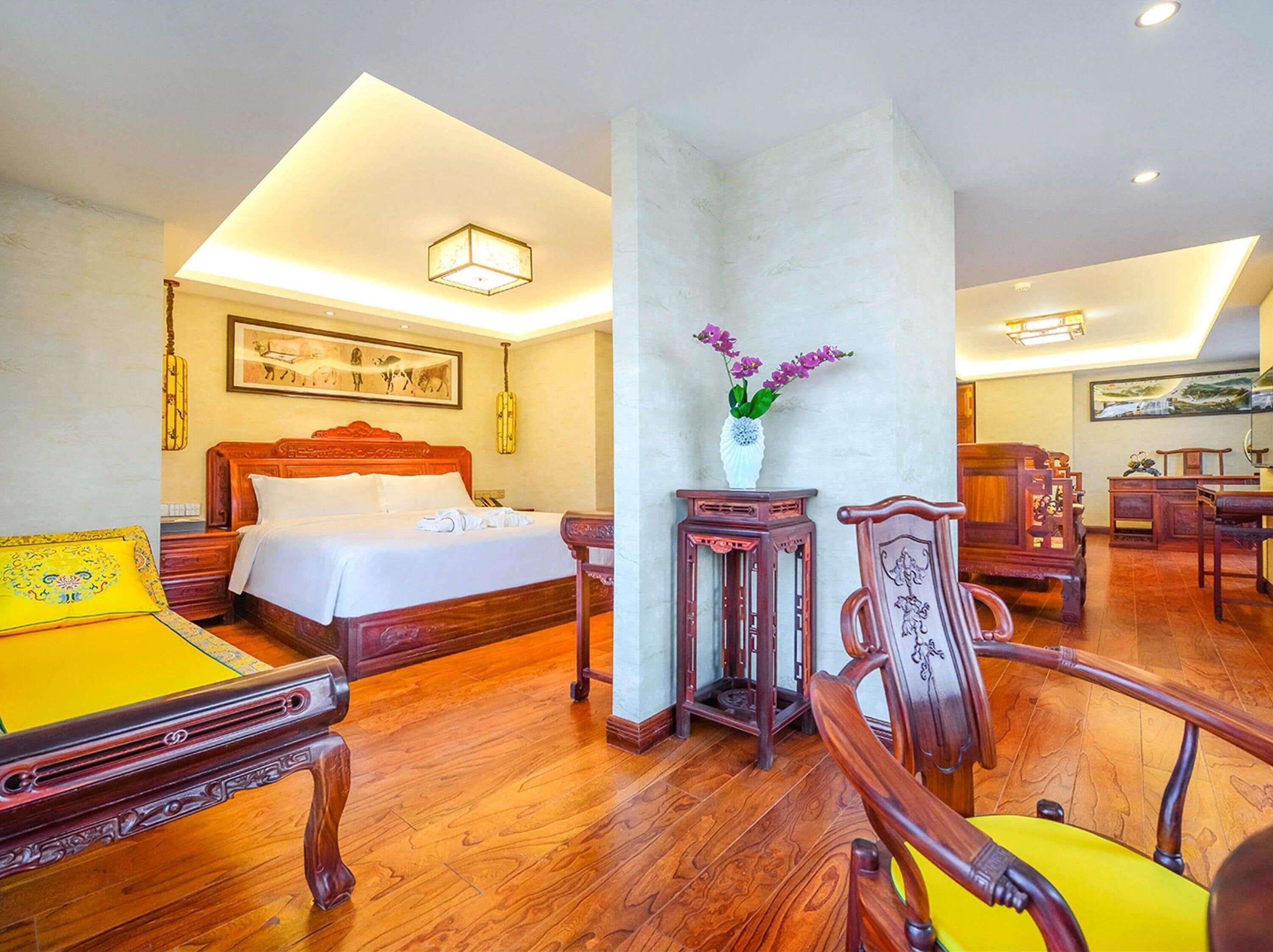 Deluxe-Suite, 1 King-Bett | Hochwertige Bettwaren, Daunenbettdecken, Zimmersafe, Schreibtisch