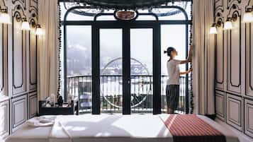 Couples treatment room(s), sauna, body treatments, body wraps