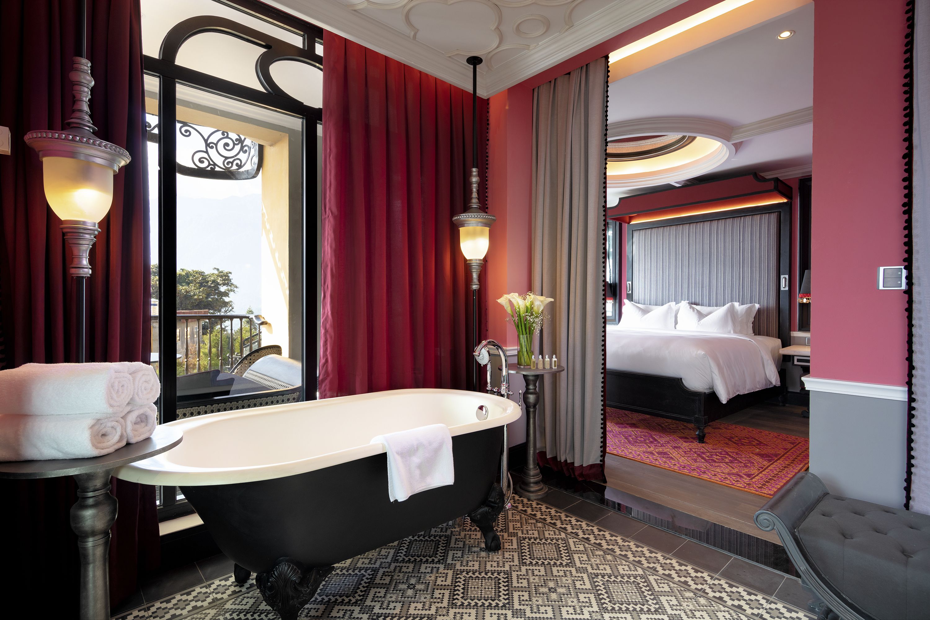 executive suite, 1 king bed | bathroom | eco-friendly toiletries, hair dryer, bathrobes, slippers