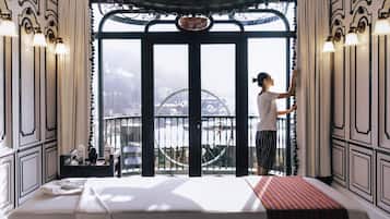 Couples treatment room(s), sauna, body treatments, body wraps