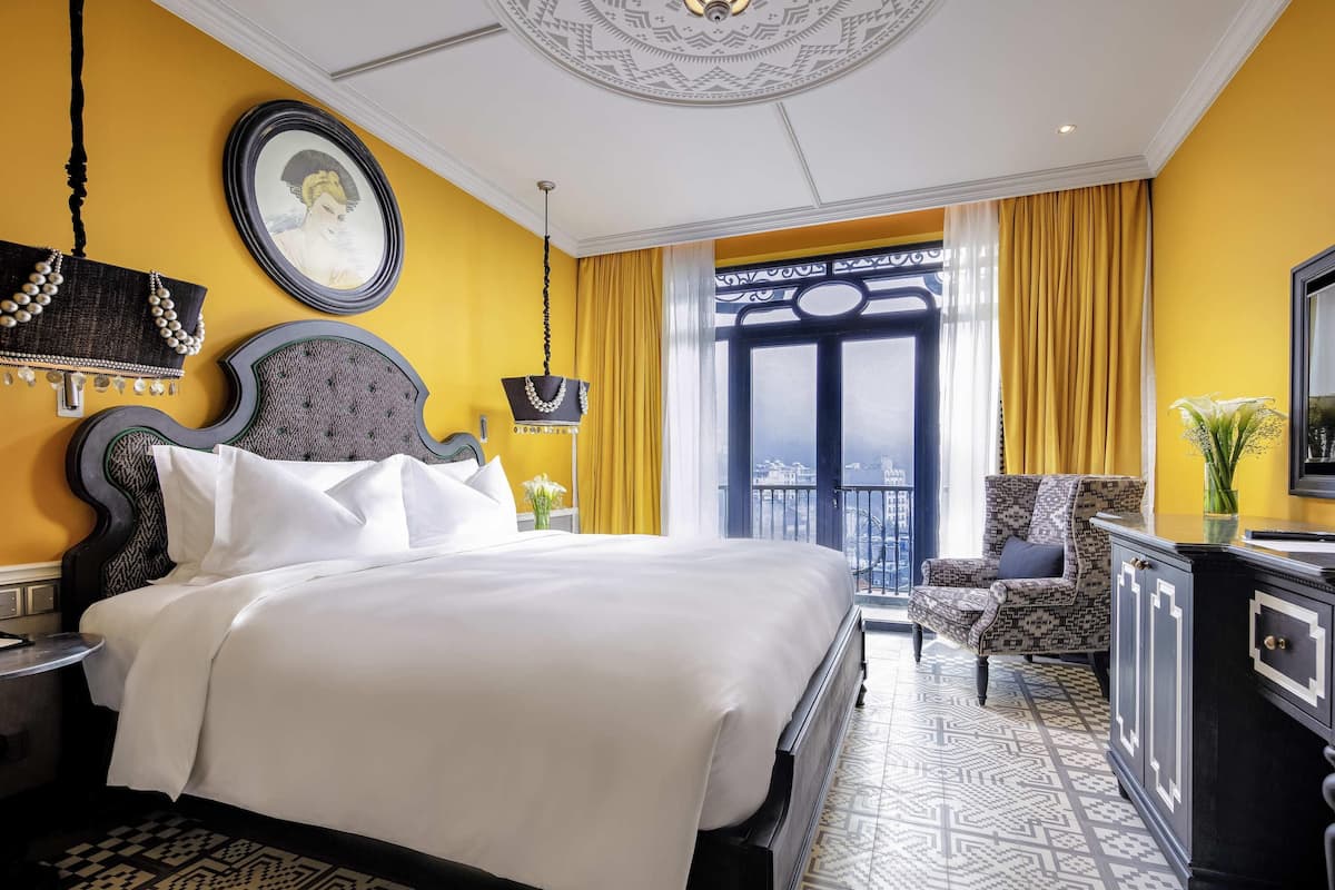 1 bedroom, premium bedding, down comforters, minibar