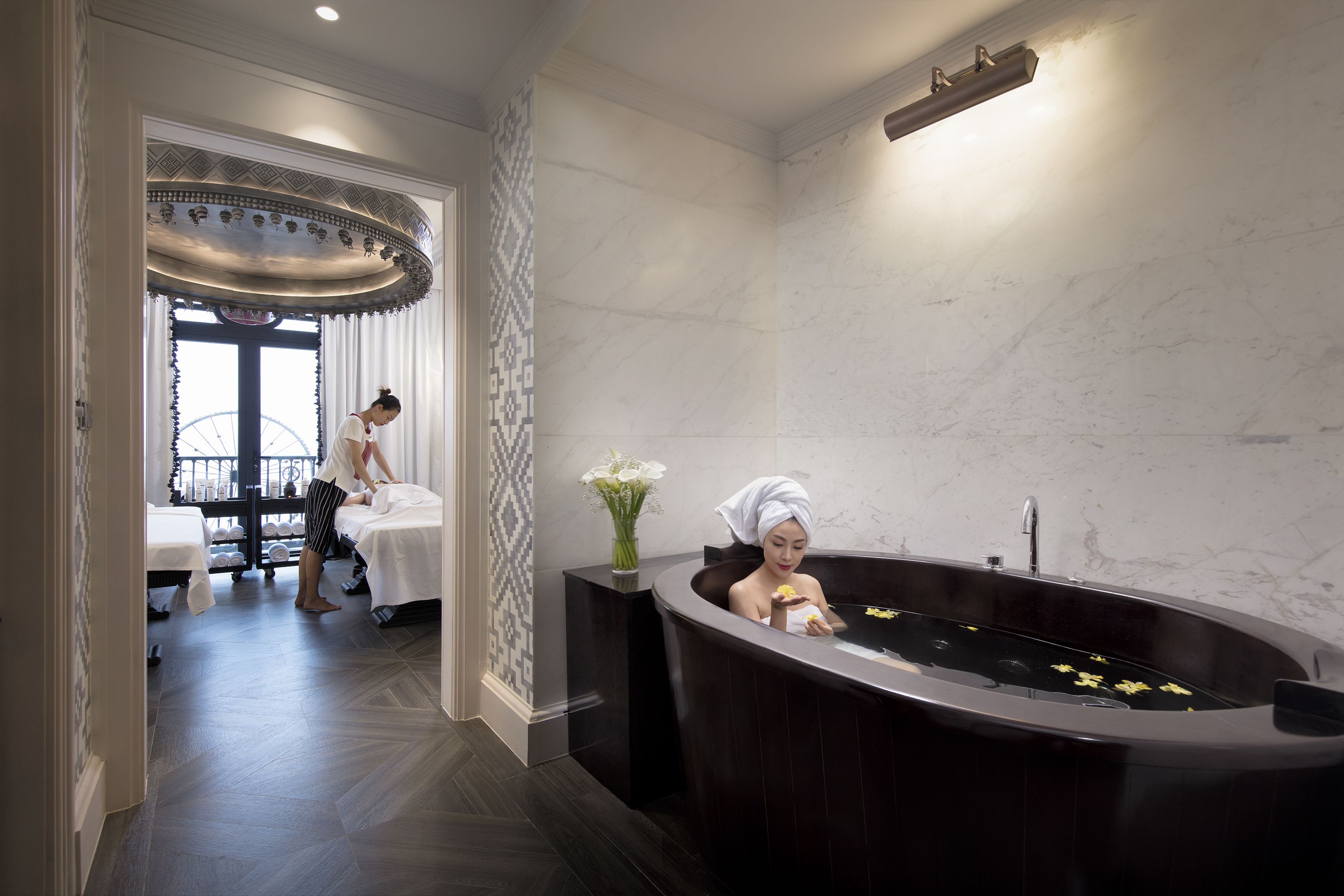 couples treatment room(s), sauna, body treatments, body wraps