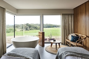 Couples treatment rooms, steam room, hot springs, body treatments