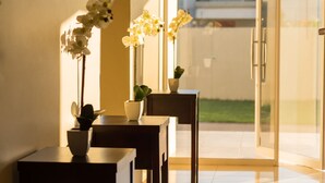 Interior entrance - The Studio Guest House (Gaborone)