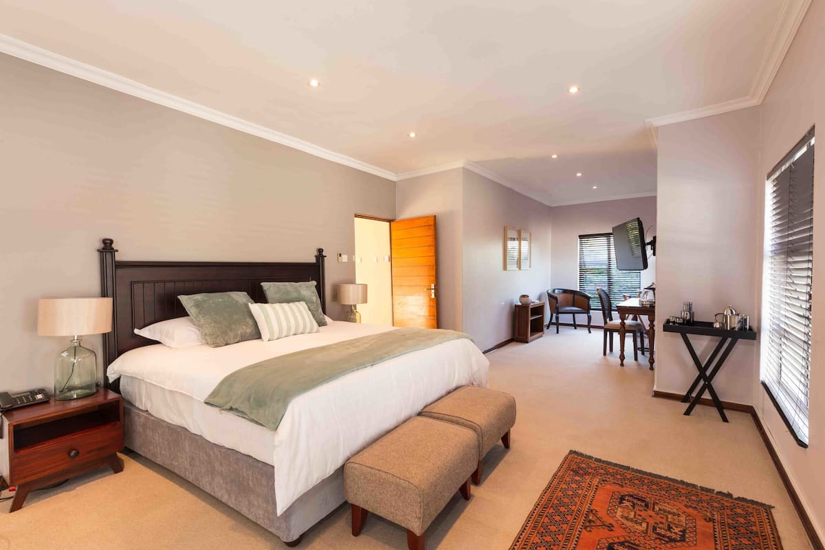 Executive Double Room | 2 bedrooms, premium bedding, down comforters, Tempur-Pedic beds