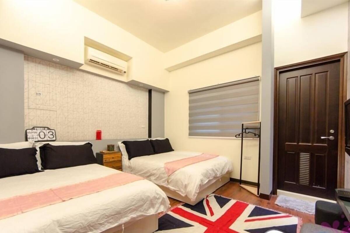 Blackout curtains, free WiFi, bed sheets