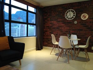 Living area - At St. George's Mall (Cape Town)